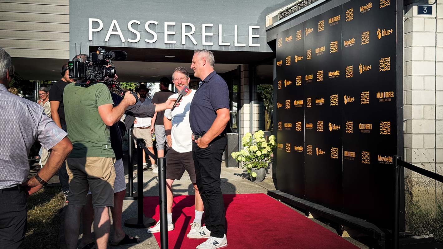 Autorenabend mit Galapremiere und rotem Teppich und SRF zu Besuch